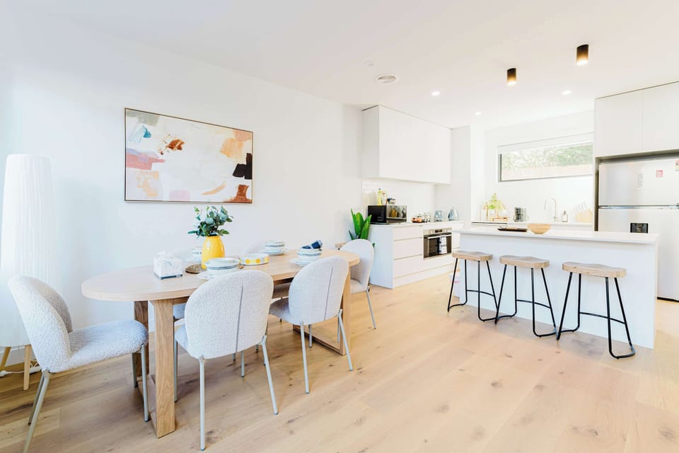 Dinging table & Kitchen