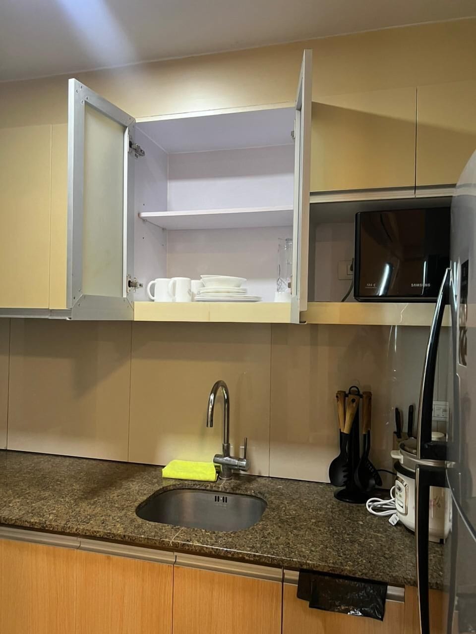 Panoramic Condo, Balcony, Beach View | Private kitchen