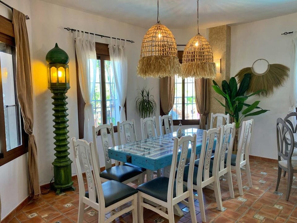 Villa | Dining