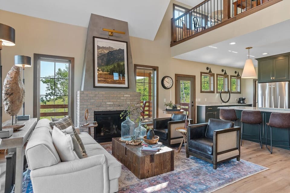 Relax in our inviting living room, a cozy haven perfect for unwinding and making memories!