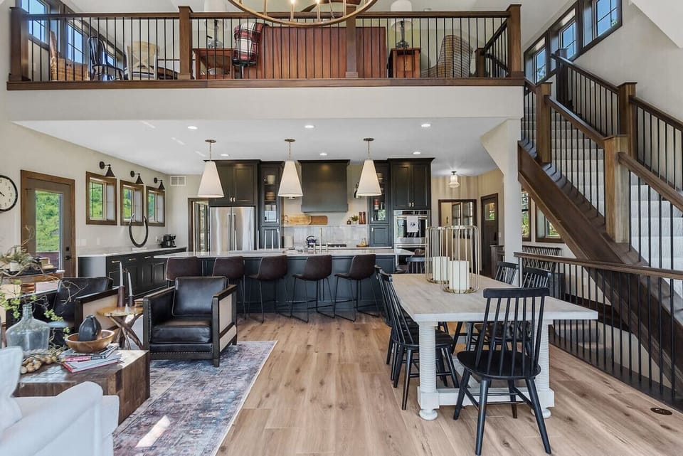 Experience the luxurious setup of Quaking Aspen Heights, where every detail is designed for your ultimate comfort and delight!
