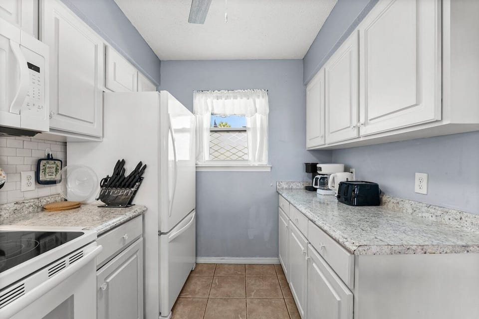 6-web-or-mls-8015-beach-dr