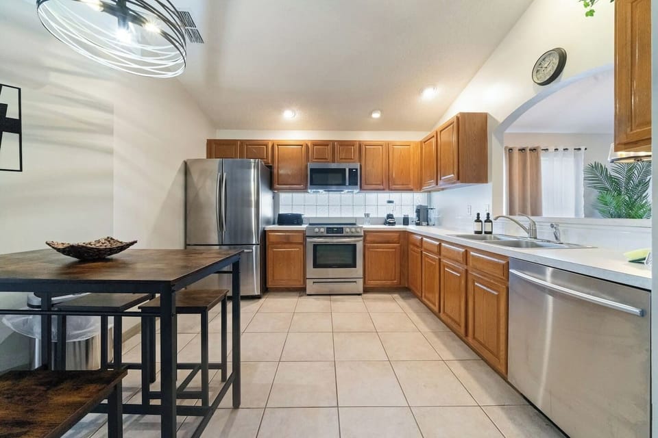 Kitchen #Disney #Parks #kingdom #springs #poolhouse #Vacation #Rental #waterpark #davenport #Kissimmee #Orlando #universal #citywalk #legoland #shortstay #longstay