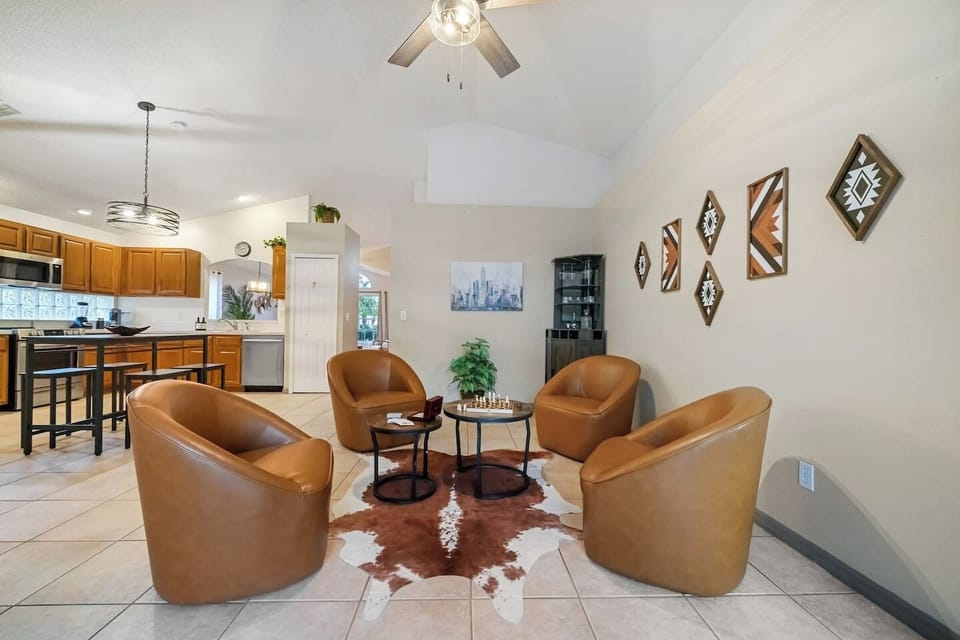 Family Room #Disney #Parks #kingdom #springs #poolhouse #Vacation #Rental #waterpark #davenport #Kissimmee #Orlando #universal #citywalk #legoland #shortstay #longstay