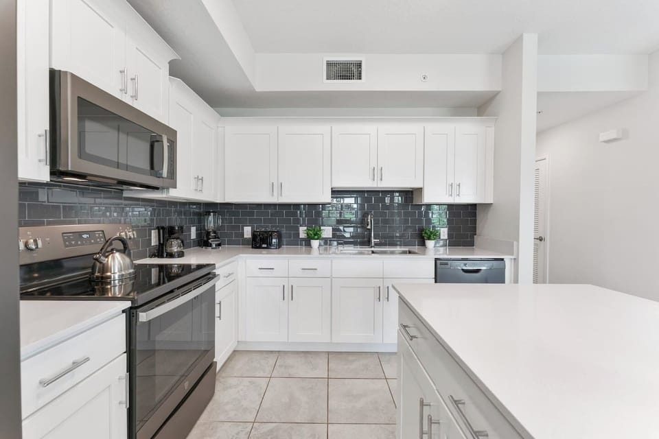 Kitchen#Disney #Parks #kingdom #springs #StoreyLake #resort #Apartment #Vacation #Rental #waterpark #Kissimmee #Orlando #universal #citywalk