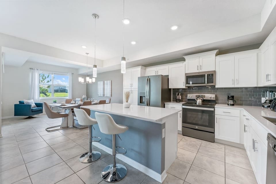 Kitchen Bar #Disney #Parks #kingdom #springs #StoreyLake #resort #Apartment #Vacation #Rental #waterpark #Kissimmee #Orlando #universal #citywalk