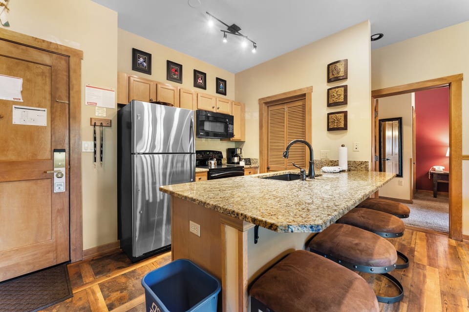 Condo (2 Bedrooms) | Property amenity