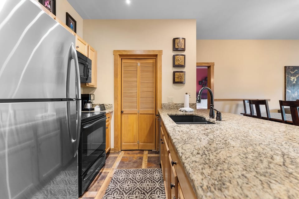 Condo (2 Bedrooms) | Property amenity