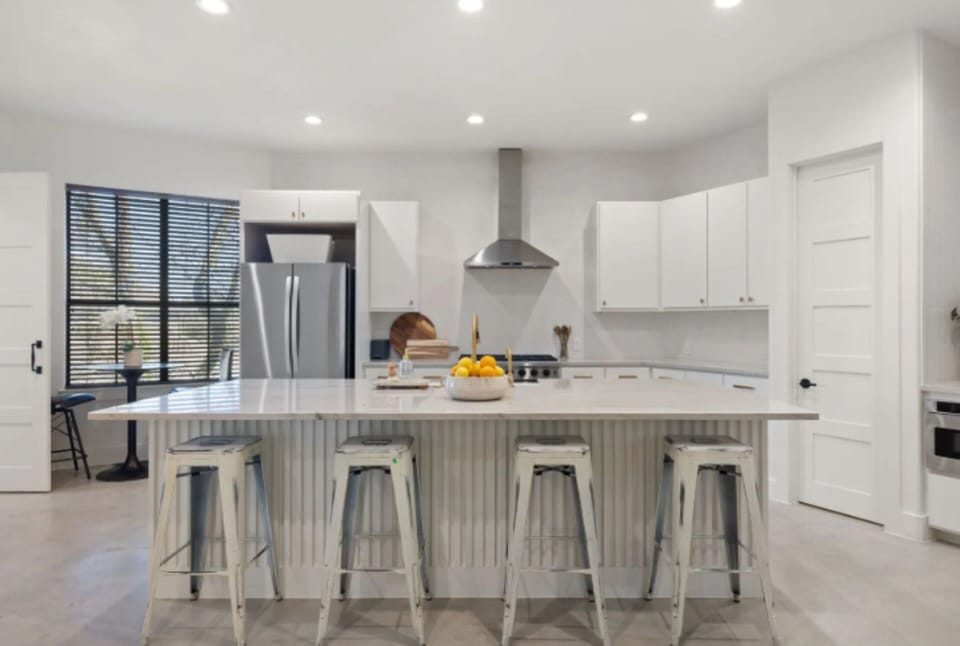 Large Kitchen Island for entertaining. 