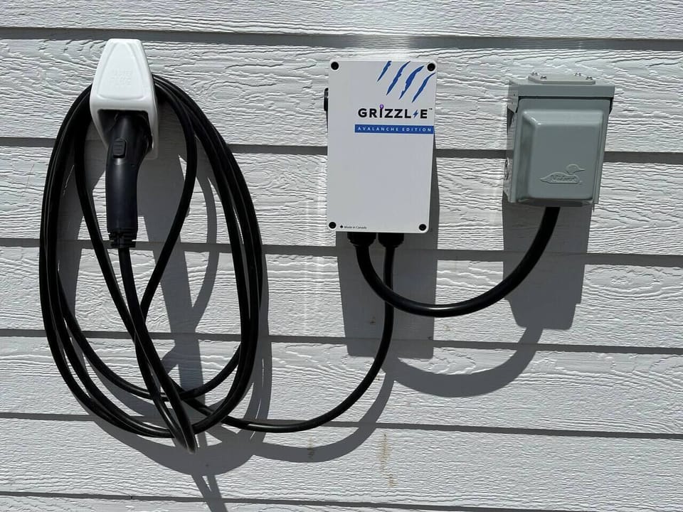 Eco friendly EV charging available for both units to share.  