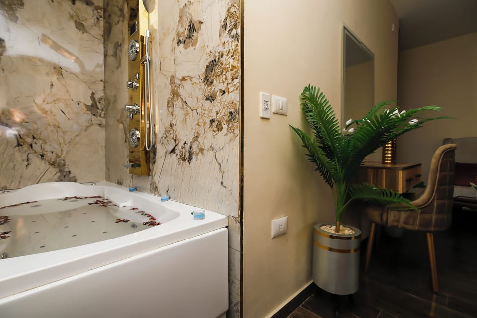 Royal Triple Room | Individually decorated, individually furnished, soundproofing, free WiFi