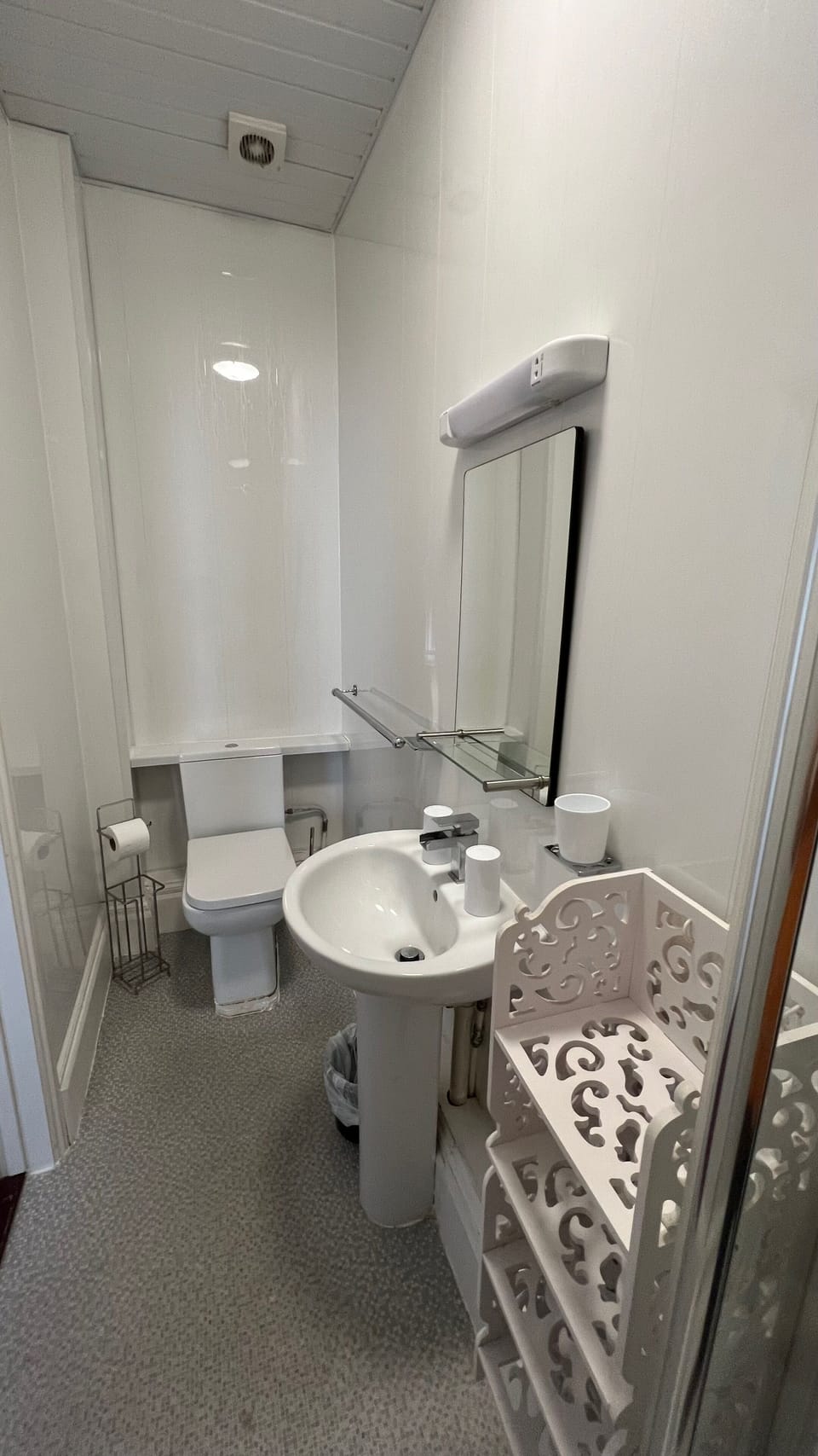 Honeymoon Room | Bathroom | Towels, toilet paper