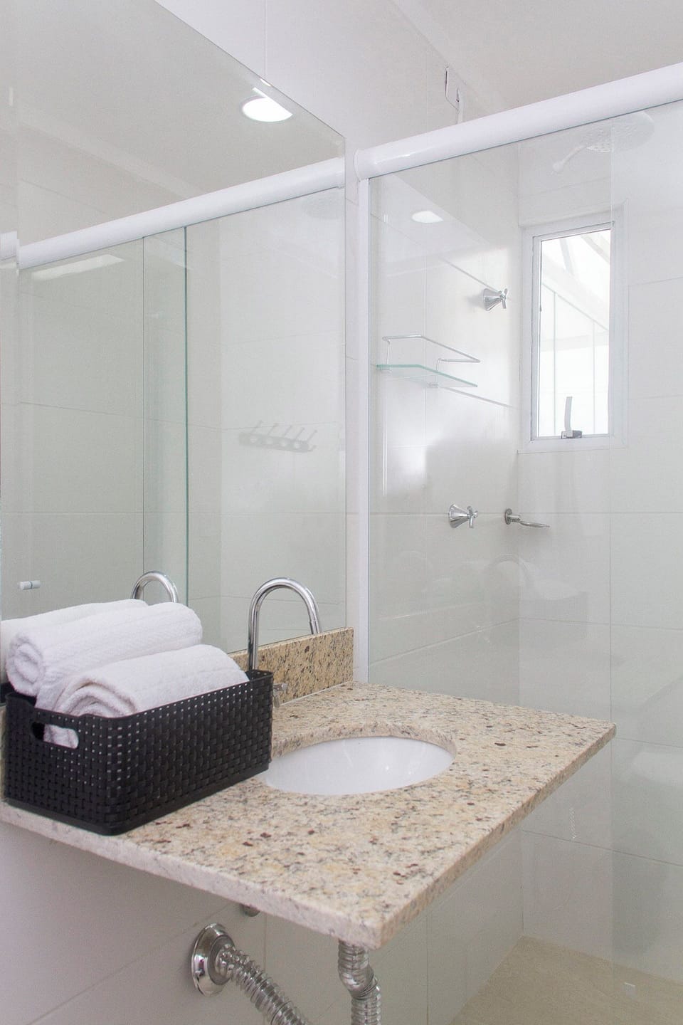Deluxe Room, Lanai, Sea View | Bathroom | Towels, soap, toilet paper