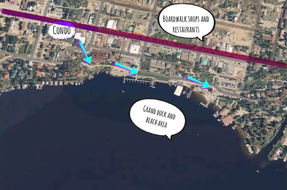 5 minute to the lake and seconds to shops and restaurants!