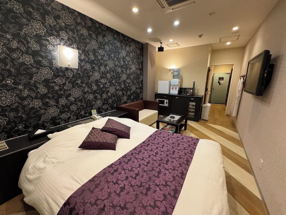Individually decorated, free WiFi, bed sheets