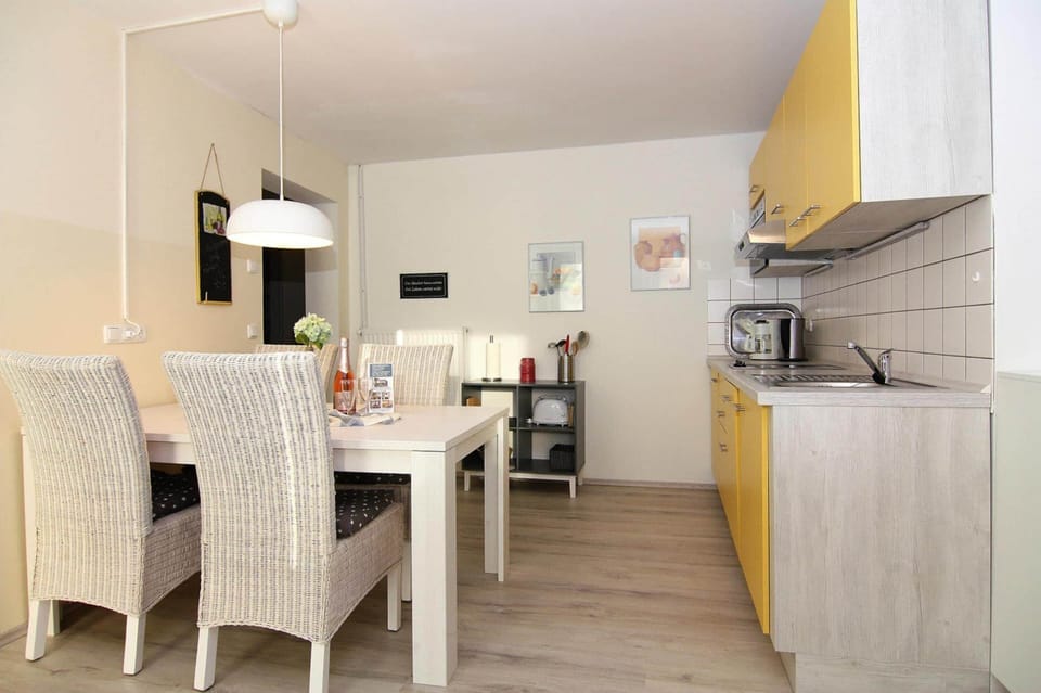 Apartment | Dining