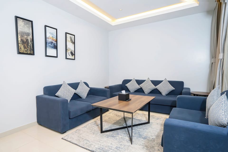 Family Suite | In-room safe, individually furnished, laptop workspace, blackout drapes