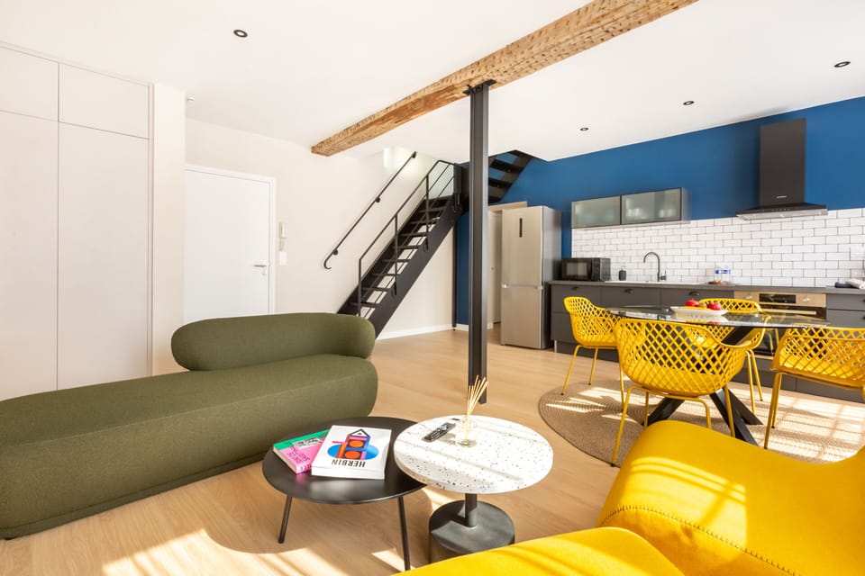 Apartment, Ensuite, City View | Private kitchen | Full-size fridge, espresso maker