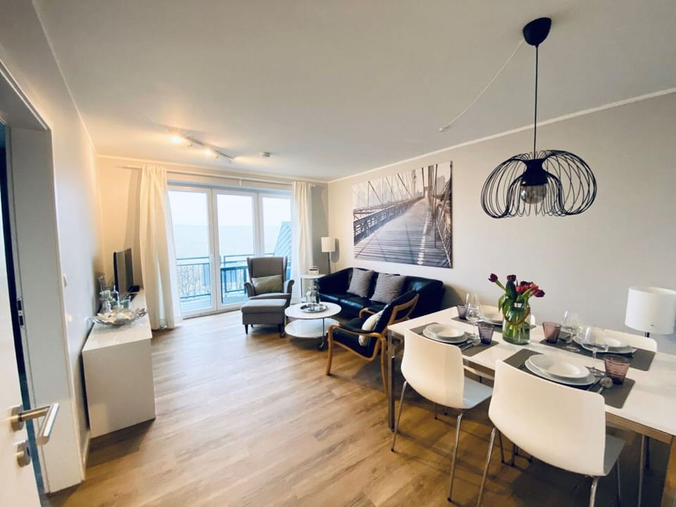 Apartment | Dining