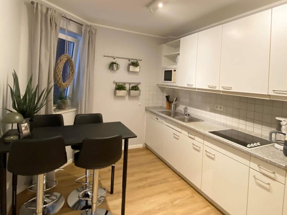 Apartment | Private kitchen | Electric kettle, toaster