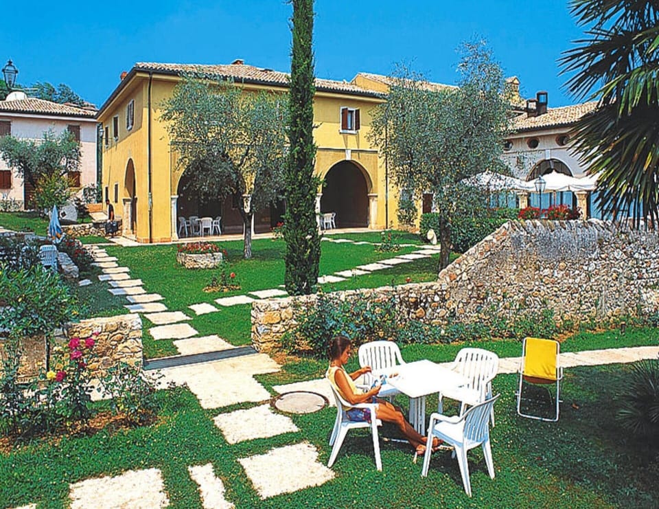 Apartment | Outdoor dining