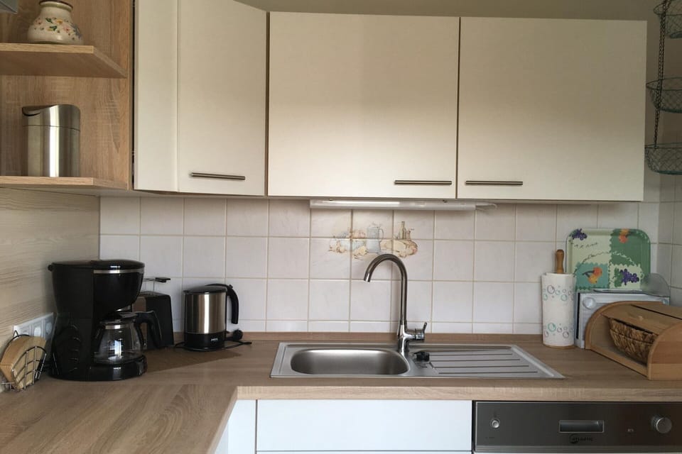 House | Private kitchen | Electric kettle, toaster, highchair
