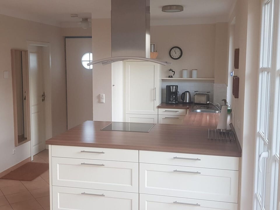House | Private kitchen | Electric kettle, toaster, highchair