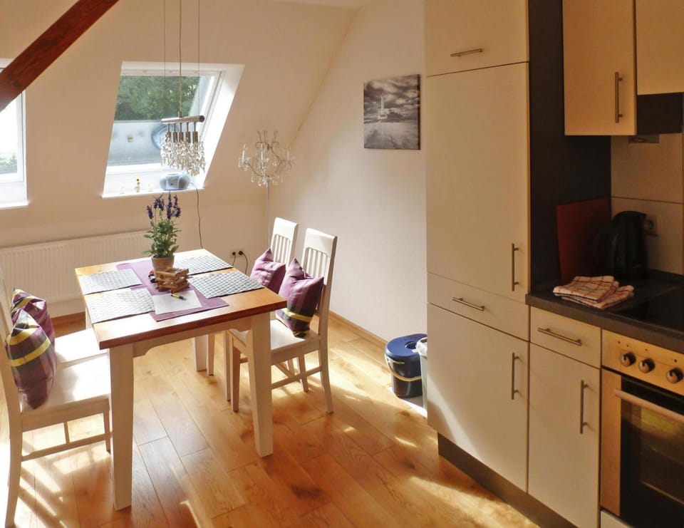 Apartment | Dining