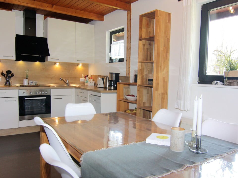 House | Private kitchen | Electric kettle, toaster, highchair
