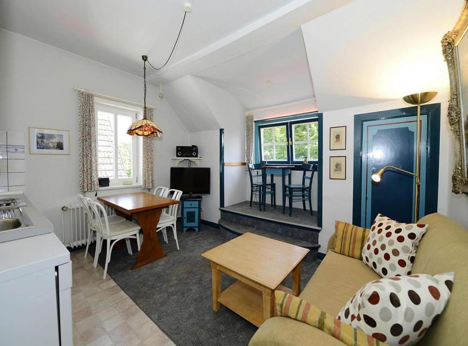 Apartment | Dining