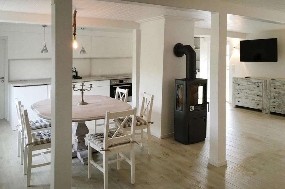 House | Private kitchen | Electric kettle, toaster