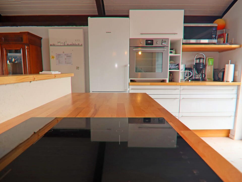 House | Private kitchen | Electric kettle, toaster, highchair
