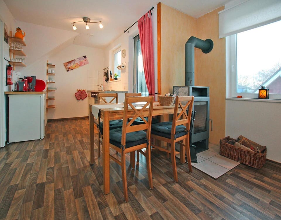 Apartment | Dining