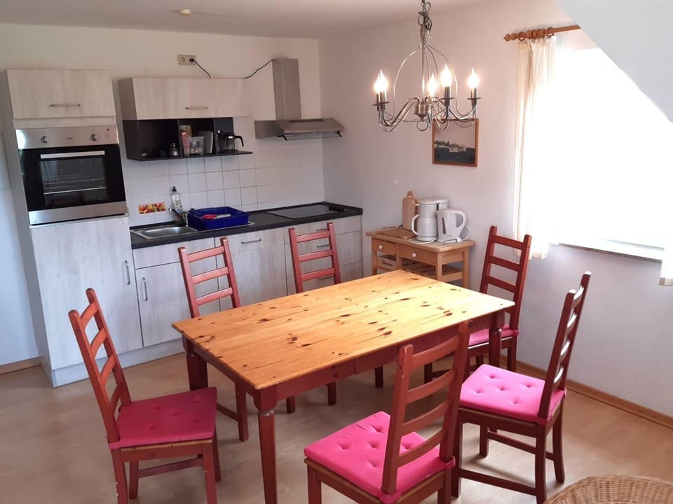 Apartment | Dining