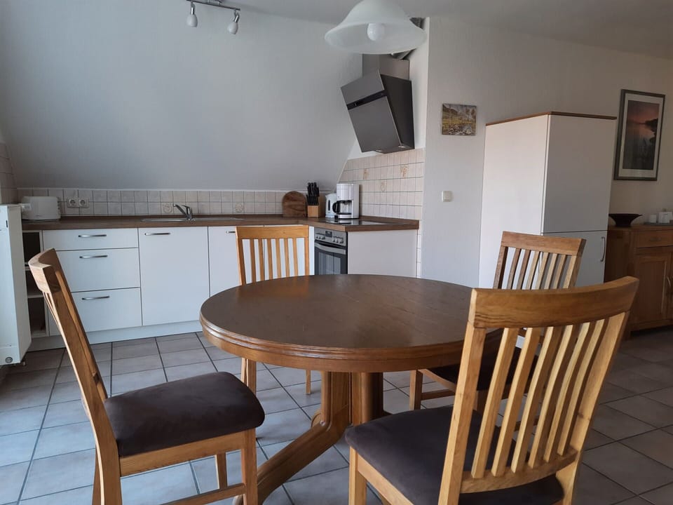 Apartment | Dining