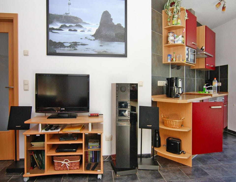 House | Private kitchen | Electric kettle, toaster, highchair