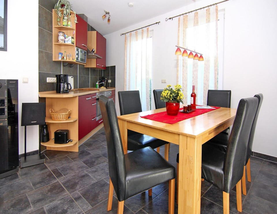 House | Dining