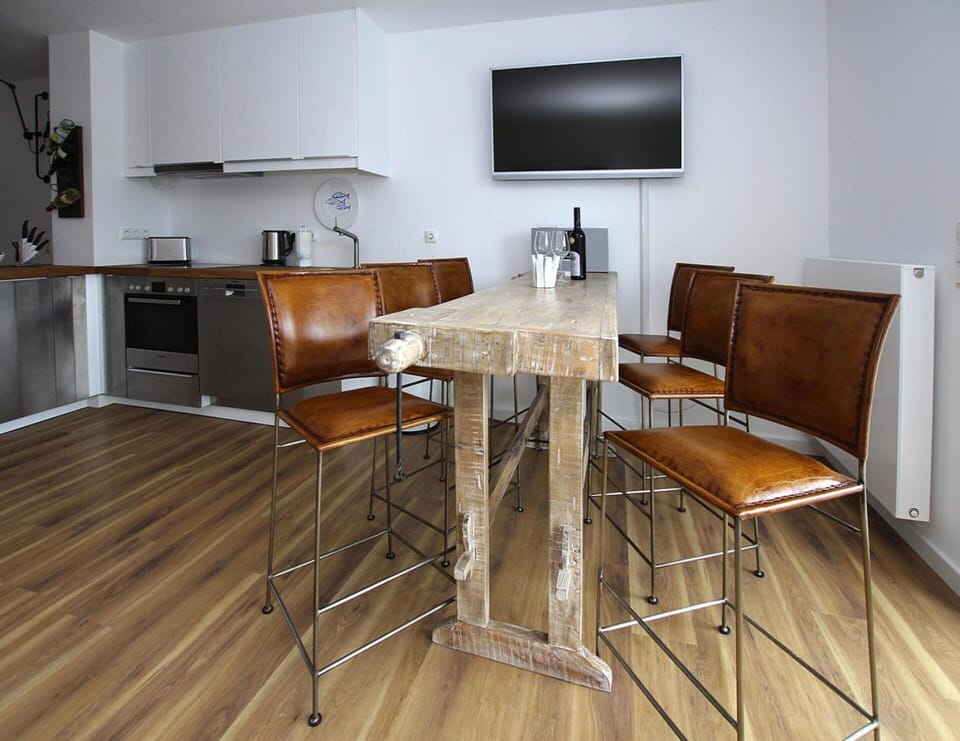 Apartment | Dining