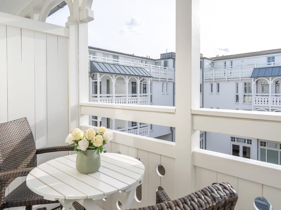 Apartment | Dining