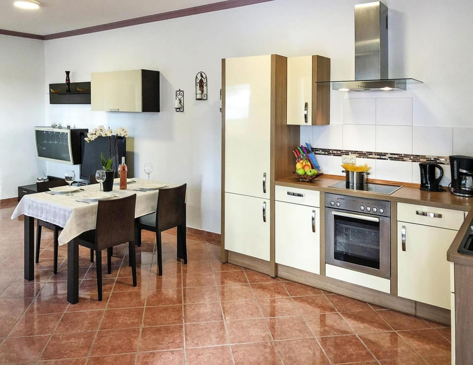 House | Private kitchen | Highchair