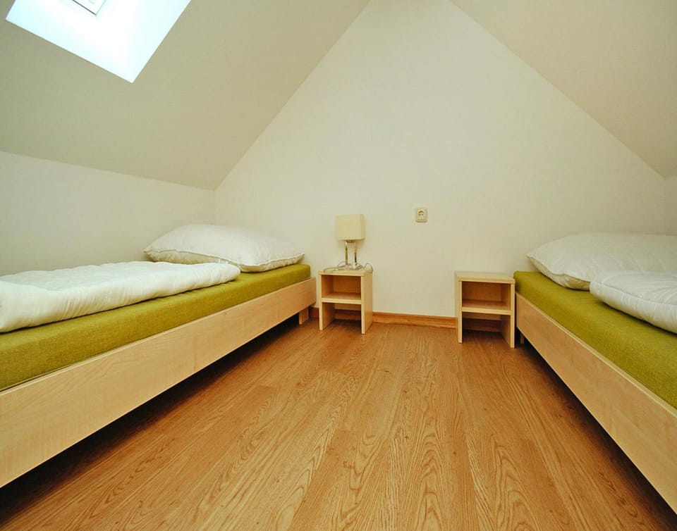 Apartment | 2 bedrooms, individually furnished, bed sheets
