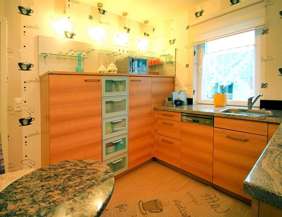 House | Private kitchen | Electric kettle, toaster, highchair