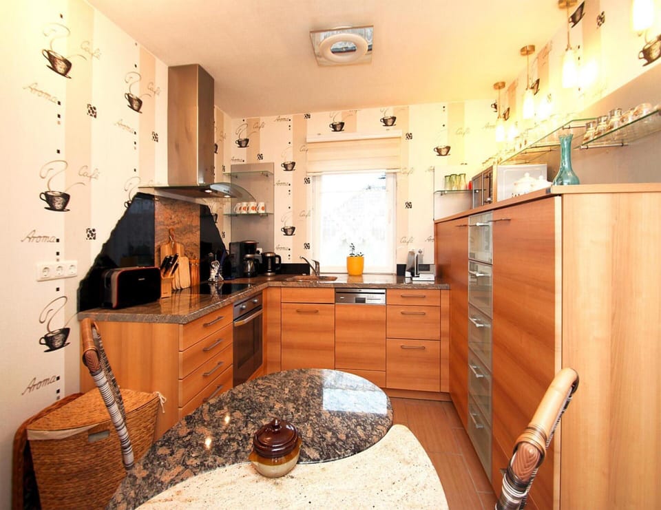 House | Private kitchen | Electric kettle, toaster, highchair