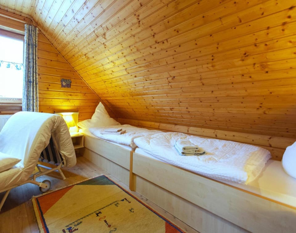 House | 2 bedrooms, individually furnished