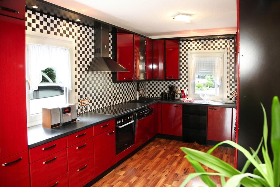 House | Private kitchen | Electric kettle, toaster, highchair