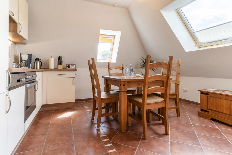 Apartment | Dining