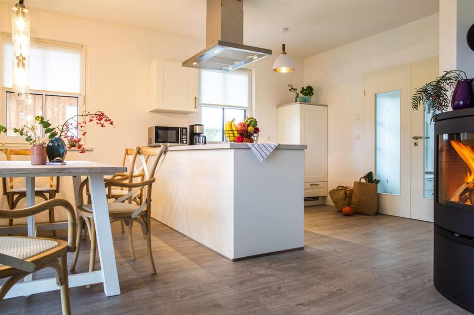 House | Private kitchen | Electric kettle, toaster, highchair