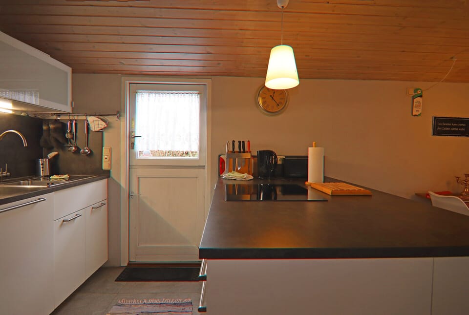 House | Private kitchen | Electric kettle, toaster, highchair