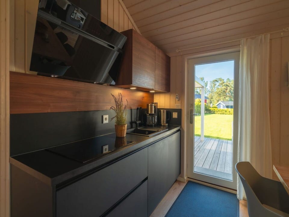 House | Private kitchen | Electric kettle, toaster, highchair