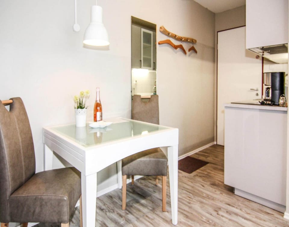 Apartment | Dining